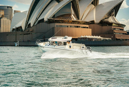Катер Parker 800 Pilothouse